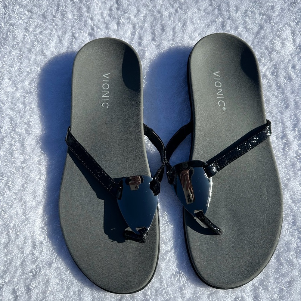 Vionic Avena Black Thong Sandal - size 9 wide
